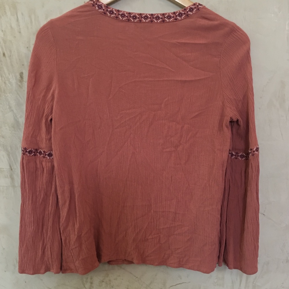 Adorable Aeropostale Peasant Blouse - Picture 4 of 4